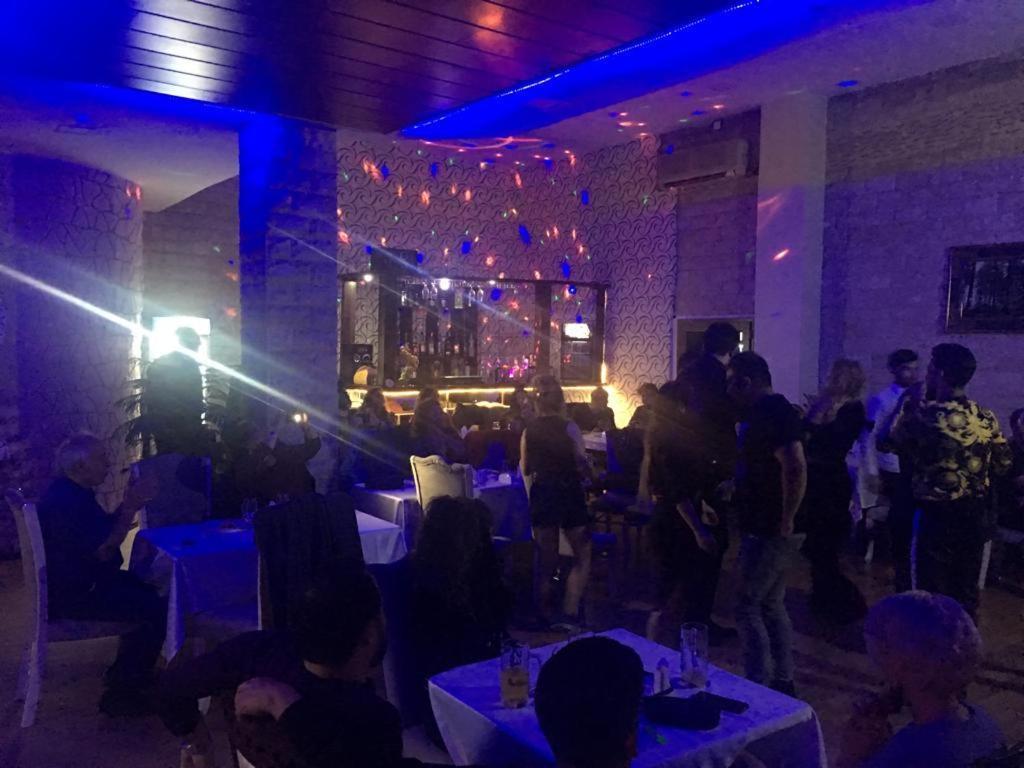 Vania Hotel Bakoe Buitenkant foto